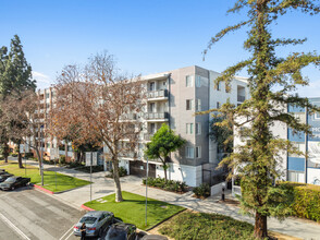 Plaza at Lafayette in Los Angeles, CA - Building Photo - Building Photo