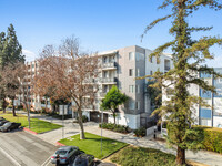 Plaza at Lafayette in Los Angeles, CA - Foto de edificio - Building Photo