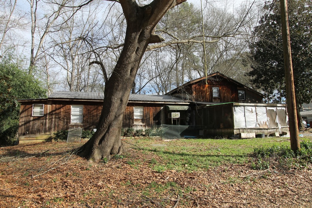 132-135 Granger Way in Dalton, GA - Foto de edificio