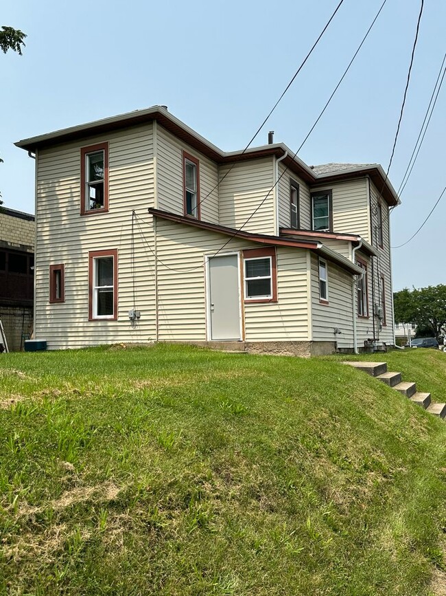 715 1/2-570-572 E Main St in Lancaster, OH - Building Photo - Building Photo