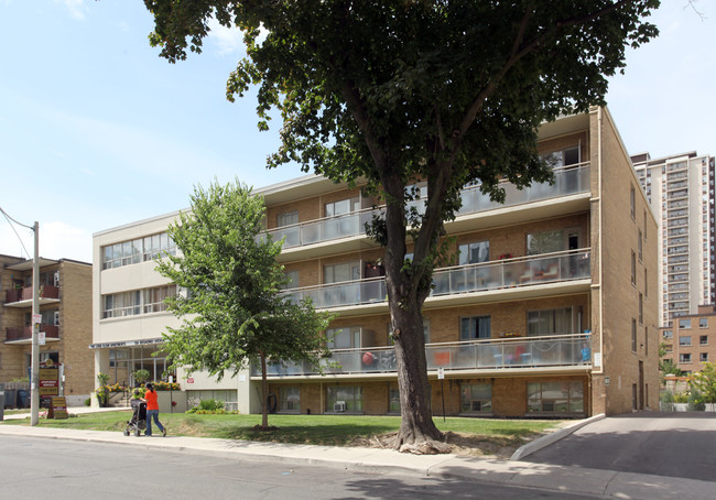 Broadway Apartments in Toronto, ON - Building Photo - Building Photo