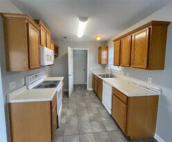 905 SW Cheyenne Dr in Bentonville, AR - Building Photo