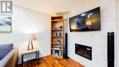 143 Cornish Dr in Courtice, ON - Building Photo - Building Photo