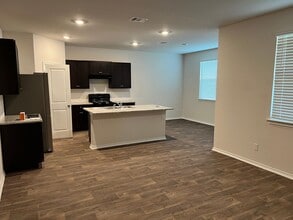 13915 Borolanite Dr in San Antonio, TX - Building Photo - Building Photo