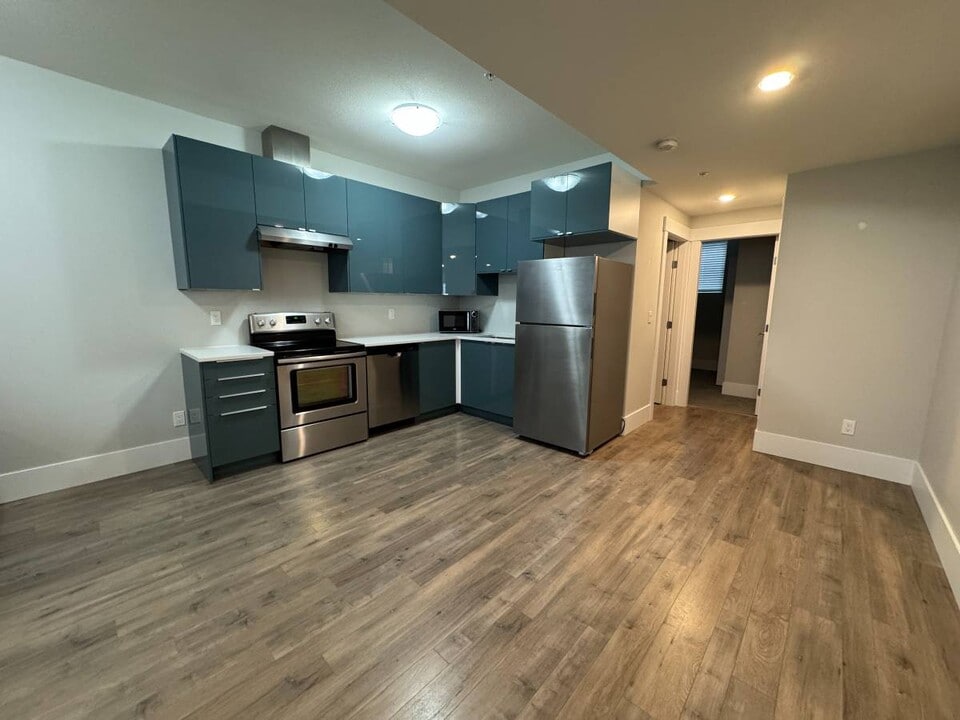 24735 101B Av in Maple Ridge, BC - Building Photo