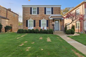6734 Hamlin Ave in Lincolnwood, IL - Building Photo