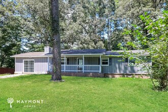 5059 Wycliffe Dr SW in Stone Mountain, GA - Building Photo - Building Photo