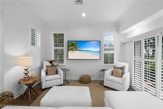 991 8th St S in Naples, FL - Building Photo - Building Photo