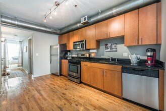 238 Walker St SW, Unit 23 in Atlanta, GA - Foto de edificio - Building Photo