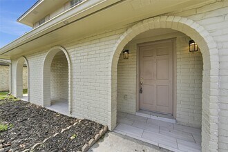 2406 Joel Wheaton Rd in Houston, TX - Building Photo - Building Photo