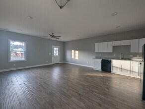 389 Armstrong St, Unit A in Columbia, TN - Foto de edificio - Building Photo