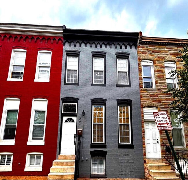 property at 1402 W Saratoga St