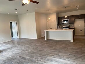 525 County Rd 306 in Jarrell, TX - Building Photo - Building Photo