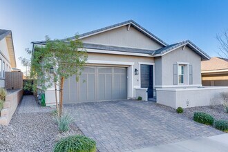 332 Alto Avec Ln in Henderson, NV - Building Photo - Building Photo