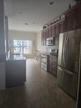 802 King Neptune Ln in Cape Canaveral, FL - Foto de edificio - Building Photo