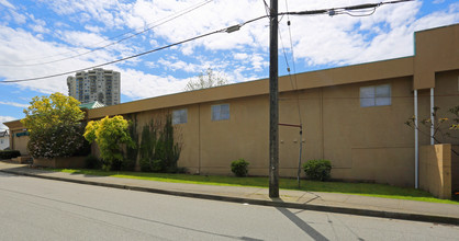 Park West in North Vancouver, BC - Building Photo - Building Photo