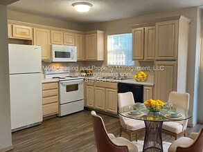 1012 Garden Dr in Harrisonville, MO - Building Photo - Building Photo