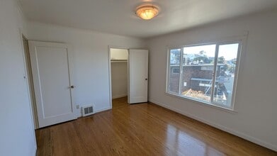 472-474-474 Corbett Ave in San Francisco, CA - Building Photo - Building Photo
