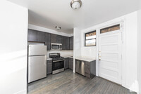 2638 N Milwaukee Ave, Unit 2 in Chicago, IL - Building Photo - Building Photo