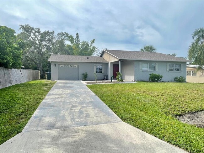 2120 Outer Dr in Sarasota, FL - Building Photo - Building Photo