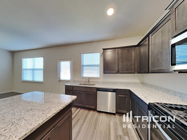 837 Mallorie Ln in Ferris, TX - Building Photo - Building Photo