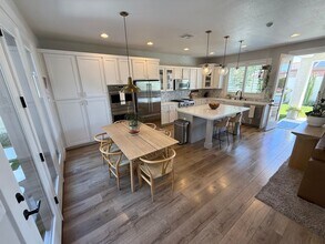 384 Rancho Rosario Ct in Las Vegas, NV - Building Photo - Building Photo