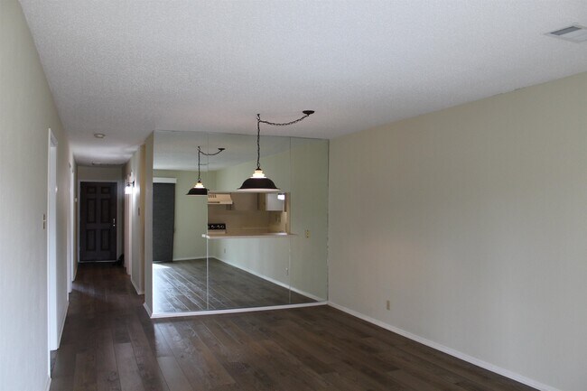 1214 Hi Stirrup in Horseshoe Bay, TX - Building Photo - Building Photo