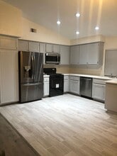 253 Cottonwood Ave in Riverside, CA - Building Photo - Building Photo