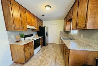 2517 Habersham Rd in Albany, GA - Foto de edificio - Building Photo