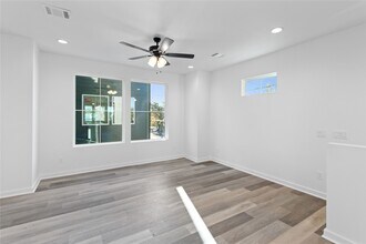 3703 Nagle St in Houston, TX - Foto de edificio - Building Photo