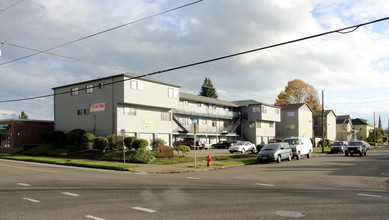 Mt. Tabor View Apartments in Portland, OR - Building Photo - Building Photo