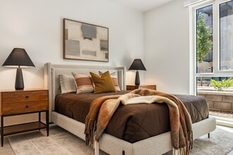 Vista At Councill Square in Huntsville, AL - Foto de edificio - Building Photo