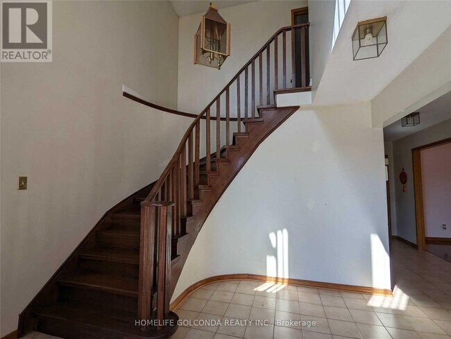 277 Huntington Ridge Dr in Mississauga, ON - Building Photo - Building Photo