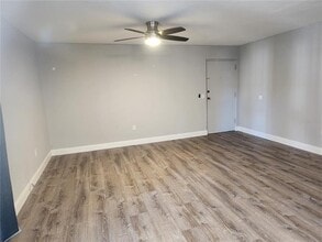 2632 Hidden Lake Dr N in Sarasota, FL - Building Photo - Building Photo