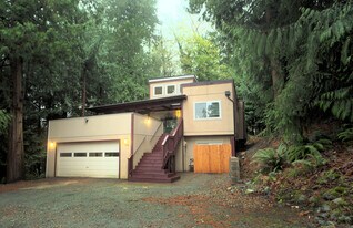 1114 Pawnee Ln, Unit Black Swan in Mount Vernon, WA - Building Photo