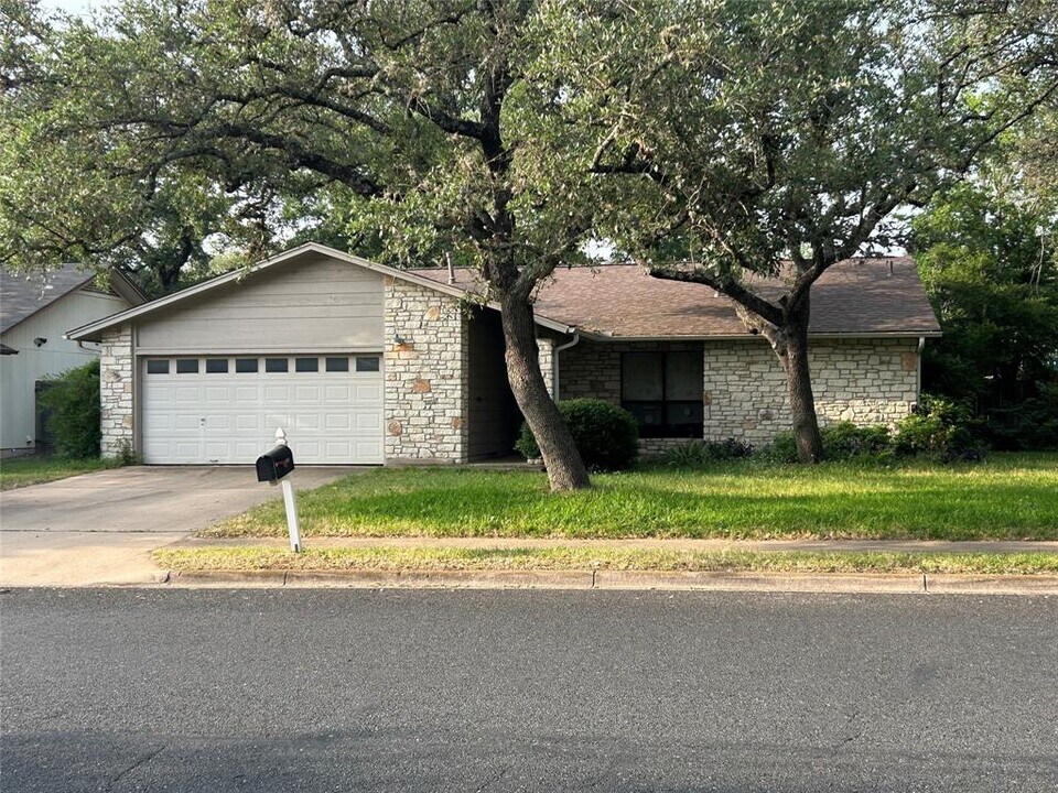4903 Summerset Trail in Austin, TX - Building Photo