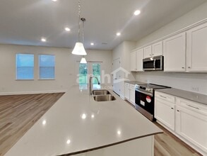 27192 St Andrews Ave in Wesley Chapel, FL - Building Photo - Building Photo