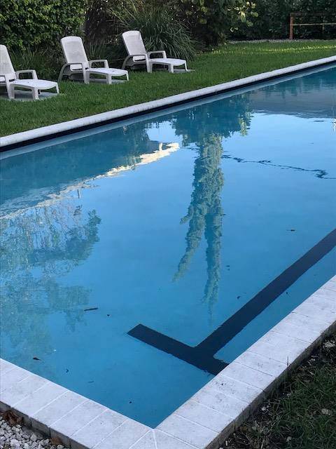 417 SW 11th Ave, Unit Guest Cottage in Miami, FL - Foto de edificio - Building Photo