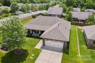7266 Kenyon Dr in Denver, NC - Building Photo - Building Photo