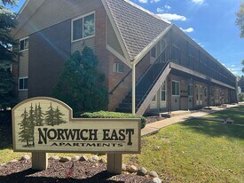Norwich East in St. Francis, WI - Building Photo