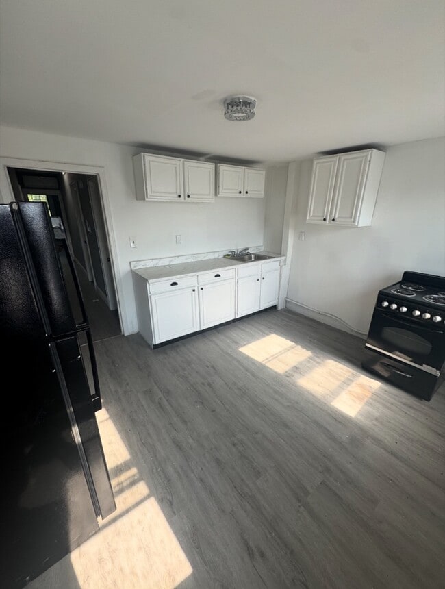property at 618 N Bouldin St