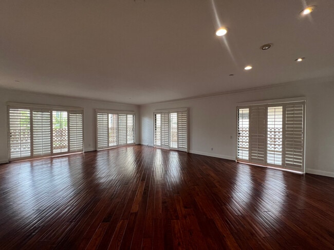 property at 512 Esplanade