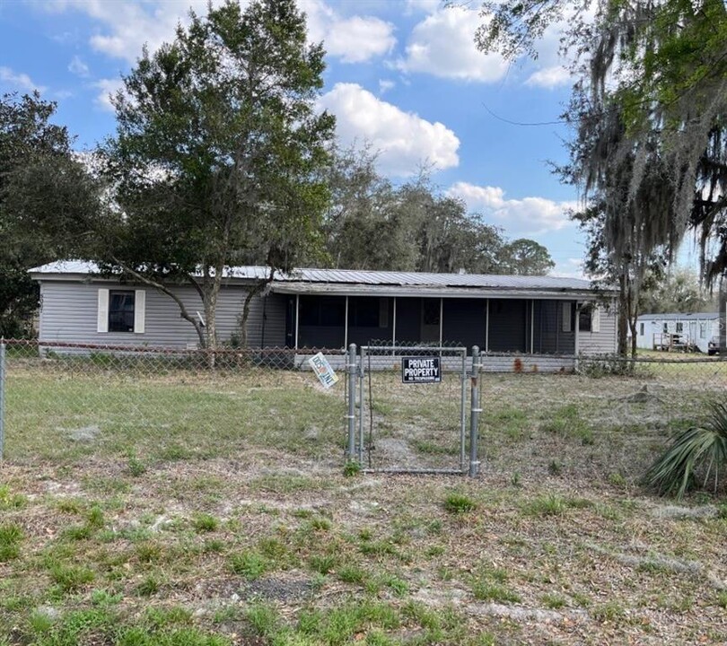 5067 Co Rd 159 in Wildwood, FL - Building Photo