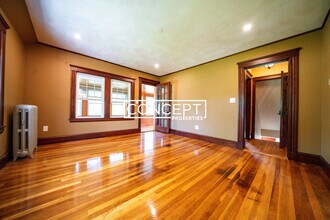 300 East St, Unit 2 in East Walpole, MA - Building Photo - Building Photo