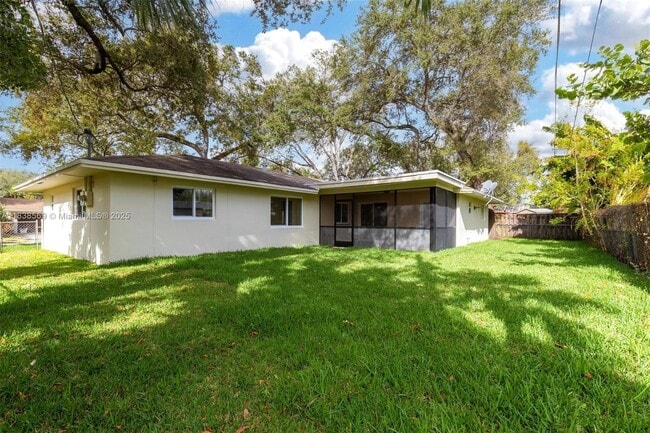 1848 SW 24th Ave in Fort Lauderdale, FL - Building Photo - Building Photo