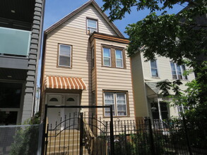 2700 W Armitage Ave in Chicago, IL - Building Photo - Building Photo