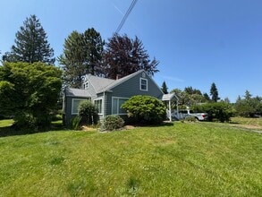 17511 100th Ave SW in Vashon, WA - Building Photo - Building Photo