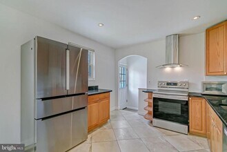 4715 Boiling Brook Pkwy in Rockville, MD - Building Photo - Building Photo