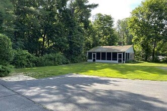 48 Seaver St in Easton, MA - Building Photo - Building Photo