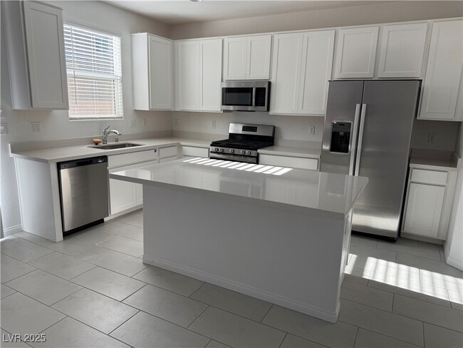 10233 S Ullom Dr in Las Vegas, NV - Building Photo - Building Photo